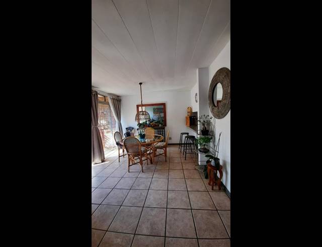 3 BEDROOM APARTMENT FOR SALE IN VANDERBIJLPARK CE 3